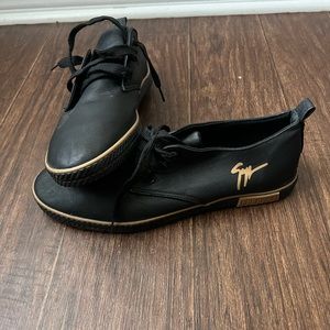 Mens shoes